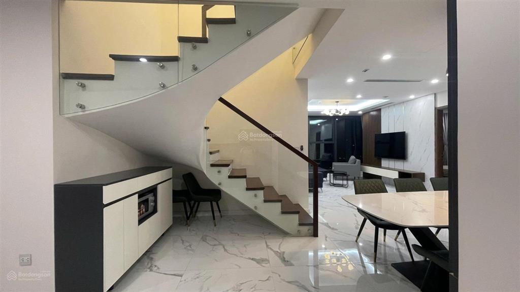 Chính chủ cần bán duplex sunshine city 160m2 view sân golf đông nam siêu đẹp ạ