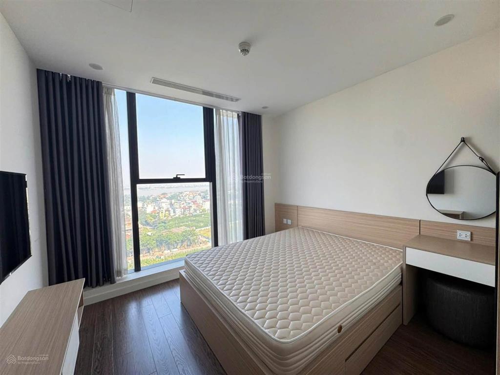Hơn 11 tỷ căn hoa hậu 105 m² tòa s4  bán gấp căn hộ 3 phòng ngủ full đồ, view sông