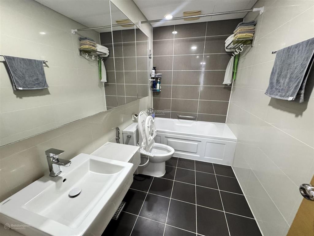 Chính chủ cần bán căn 126m² keangnam 3 phòng ngủ sẵn hđ thuê nhà view hồ đẹp giá hấp dẫn