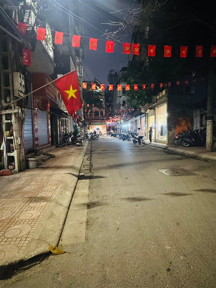Nguyễn ngọc nại nhà cũ  vị trí tốt  phù hợp cải tạo dt gần 100m2 mt 10m ngõ ô tô tránh