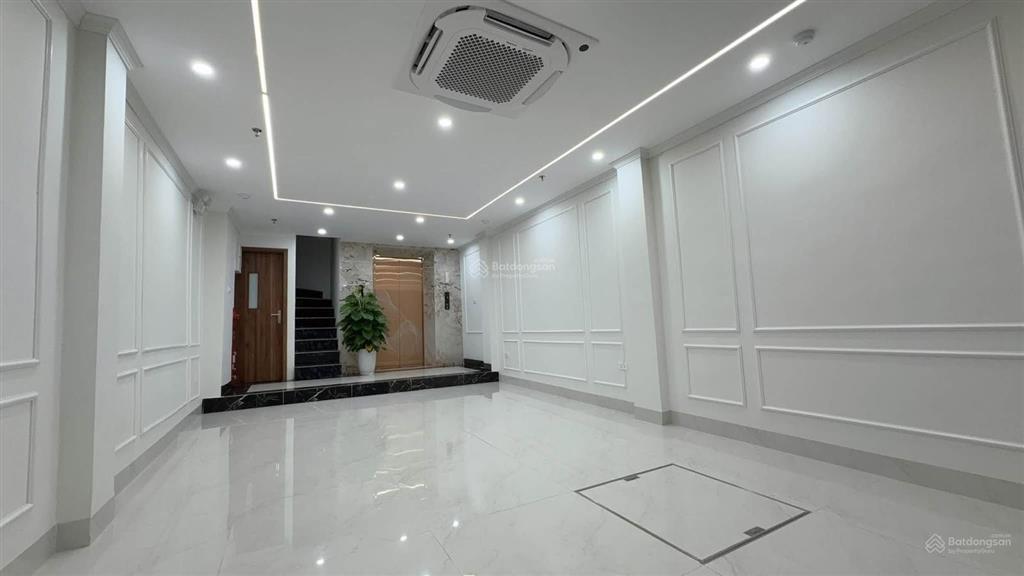 Phân lô nhân hoà nhà đẹp  sát phố 7t gara thang máy  kinh doanh  khách mua ở xem là ưng