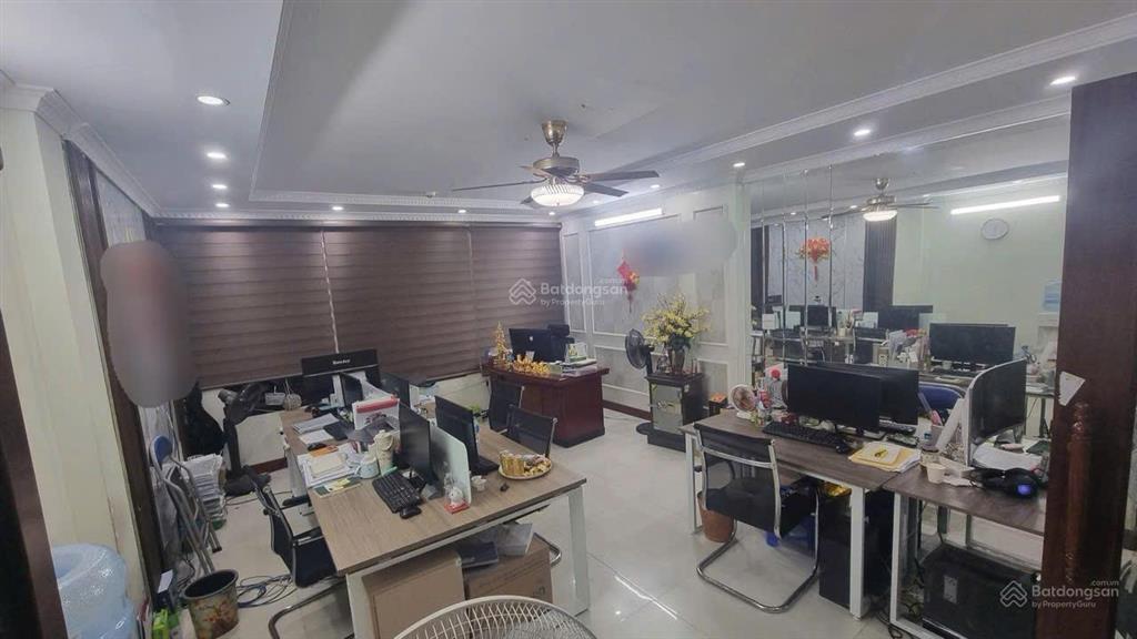Phân lô nhân hoà nhà đẹp  sát phố 7t gara thang máy  kinh doanh  khách mua ở xem là ưng