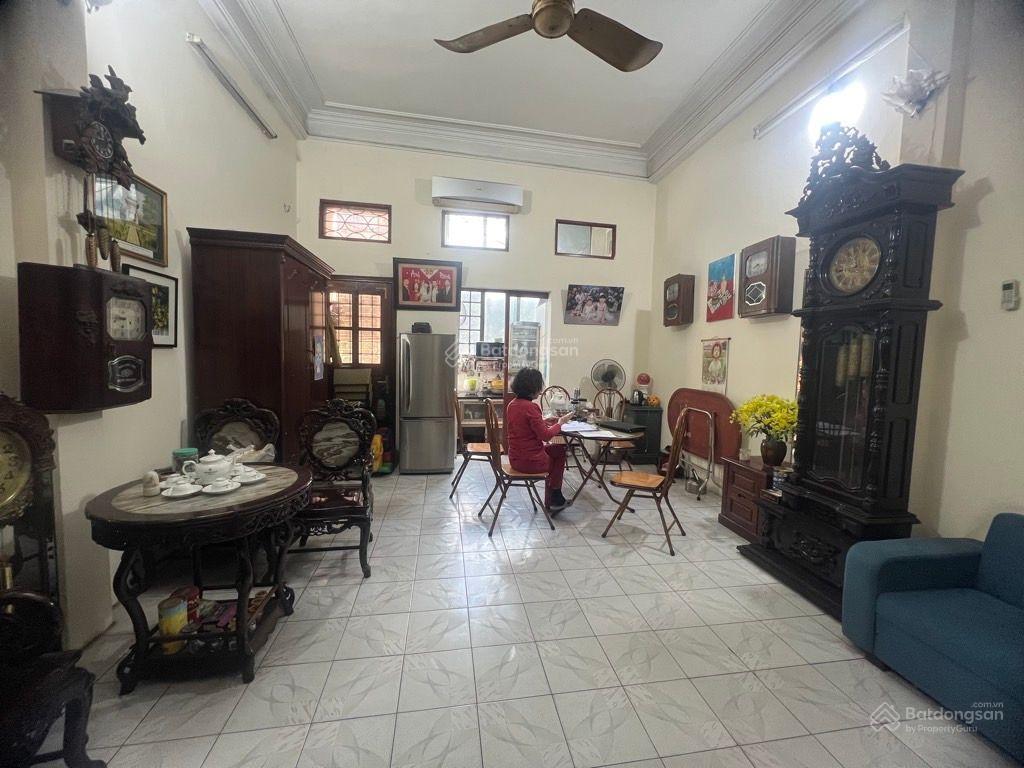 Gia đình cần bán nhà mặt phố tây sơn