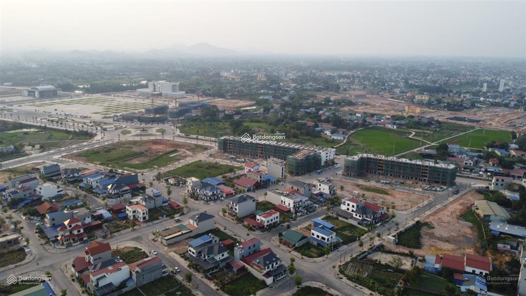 Chính chủ bán lô góc lk40a. 11 138,57m2 mt góc 32m có 3 mặt thoáng tại square city giá 3,8 tỷ