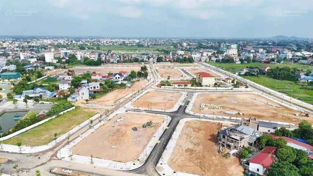 Chính chủ bán lô góc lk40a. 11 138,57m2 mt góc 32m có 3 mặt thoáng tại square city giá 3,8 tỷ