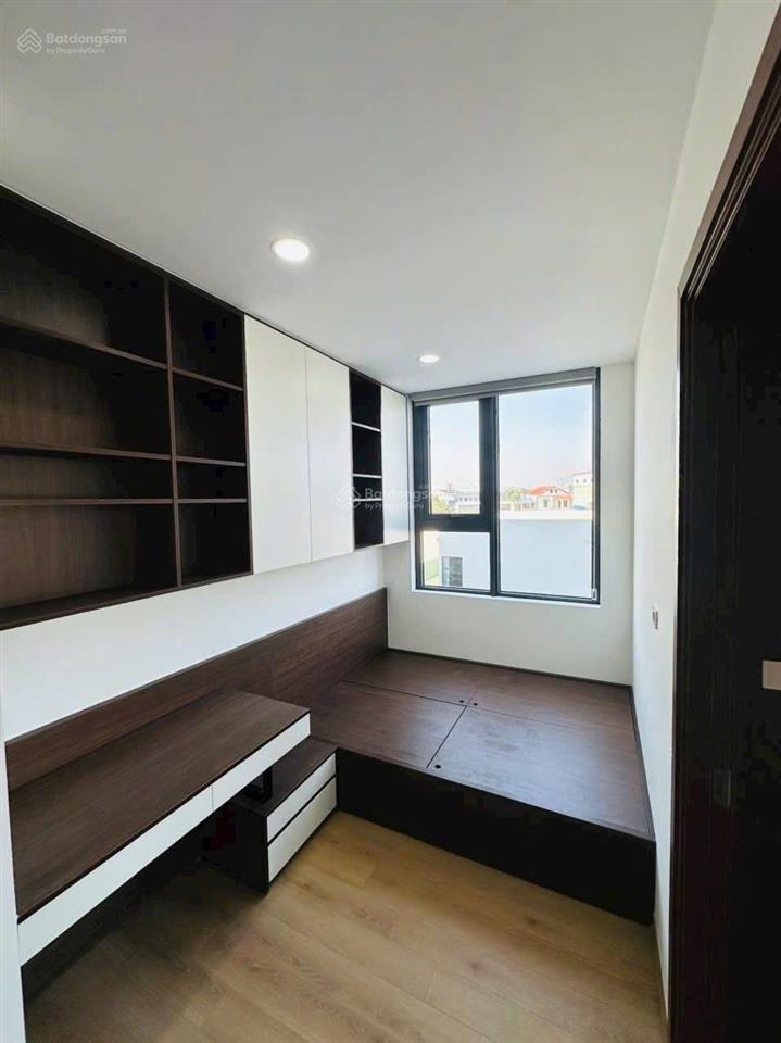 Chính chủ bán căn 1228 view hồ yên bình complex dt 61,4m2, 2pn 2vs đã có full nội thất sắp bàn giao