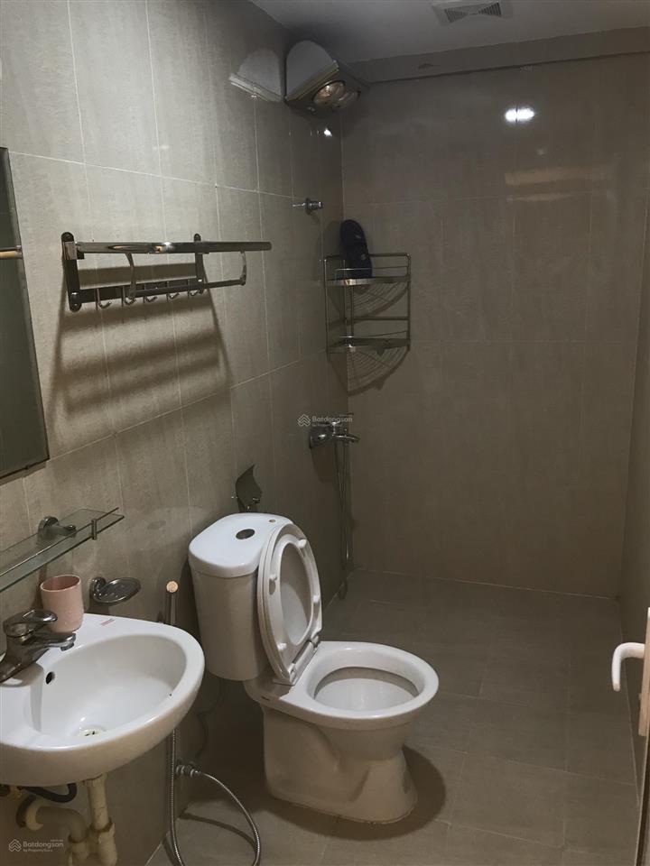 Cho thuê căn hộ 1207 tòa 27a2 green star, phạm văn đồng,hà nội. giá 11.5tr,2 ngủ,2 vệ sinh 65m2