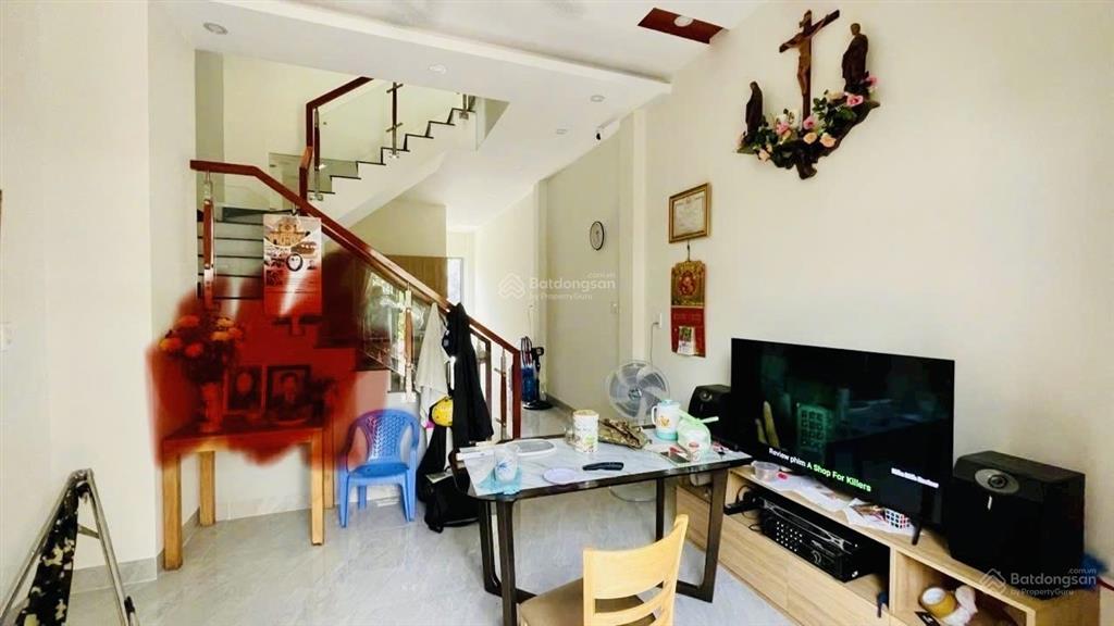 Nhà mới vào ở liền 3 tầng60m2(4x15)  hxh gần chợ nông sản thủ đức  giá chỉ 4.8tỷ tl.