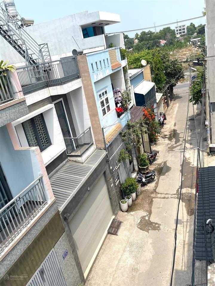 4 tỷ 6  nhà 3 tầng full nội thất ngô chí quốc gần chợ đầu mối, ngã tư bình phước 52m²3pn.