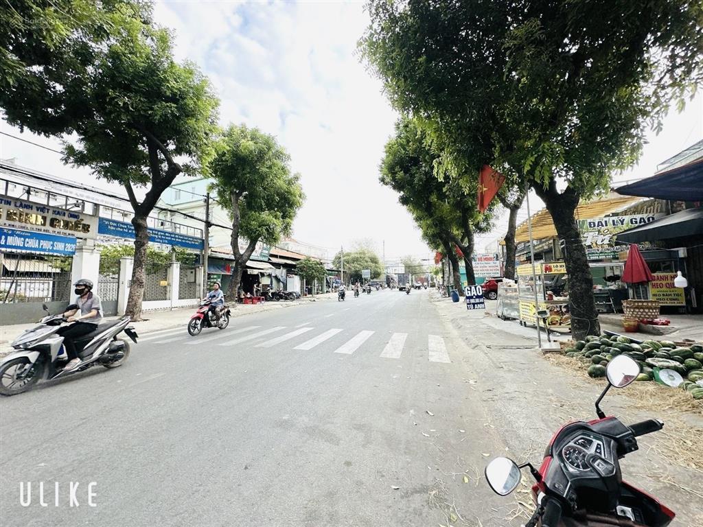 Mặt tiền ngô chí quốc  đường 20m giá dưới 7.99tỷ  87m2(5x17.5)  vỉa hè 5m kinh doanh tốt.