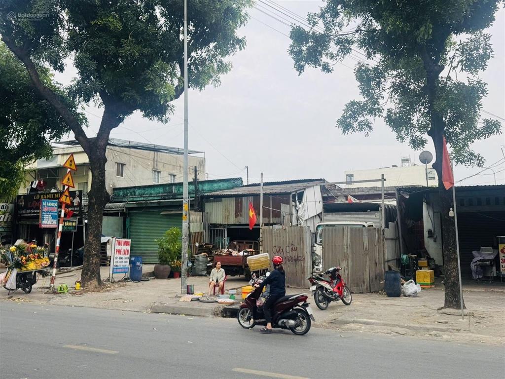 Mặt tiền ngô chí quốc  đường 20m giá dưới 7.99tỷ  87m2(5x17.5)  vỉa hè 5m kinh doanh tốt.