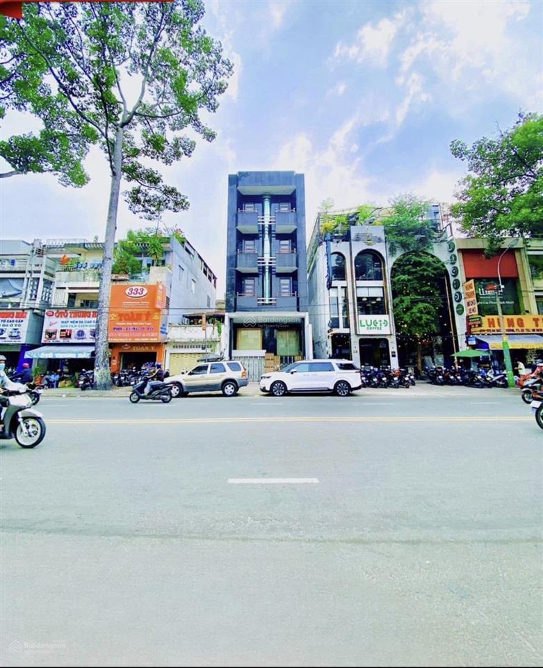 Chủ ngộp bank bán gấp nhà hoàng sa, q.3. dt 9.5m x 20m. thu nhập 96tr/th. giá 24 tỷ