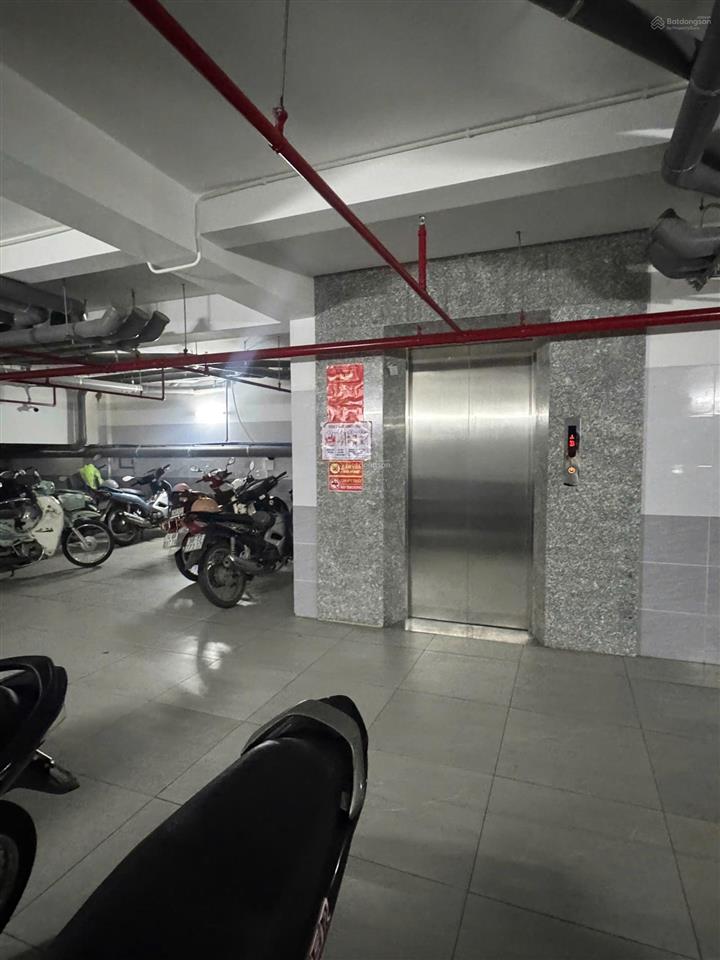 Chủ ngộp bank bán gấp nhà hoàng sa, q.3. dt 9.5m x 20m. thu nhập 96tr/th. giá 24 tỷ
