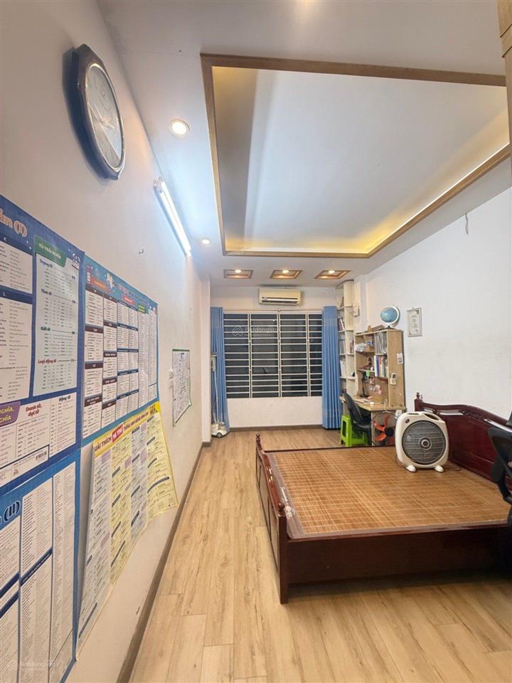 Bán nhà hoàng mai 5 tầng hiện đại  cách 2 nhà ra phố  tặng 14m2 sân chung để xe ngày đêm