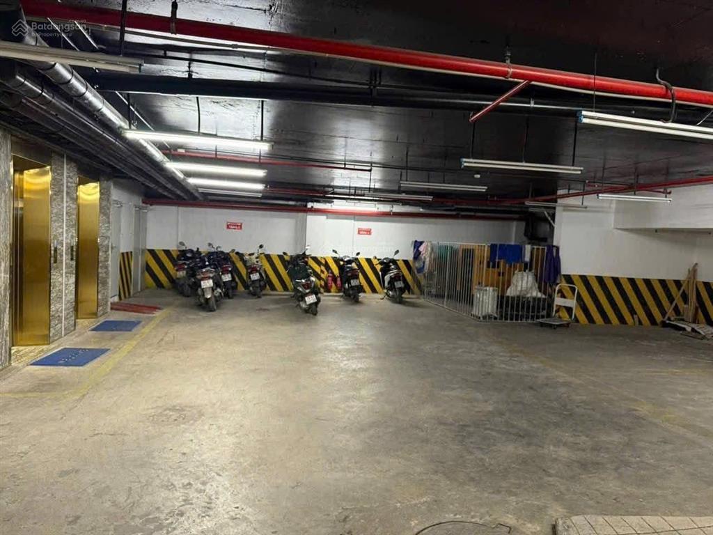 Anh ca sỹ nổi tiếng cần bán toà nhà building văn phòng. siêu cấp vip. quận tây hồ. 288/300m2