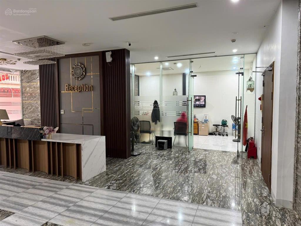 Anh ca sỹ nổi tiếng cần bán toà nhà building văn phòng. siêu cấp vip. quận tây hồ. 288/300m2