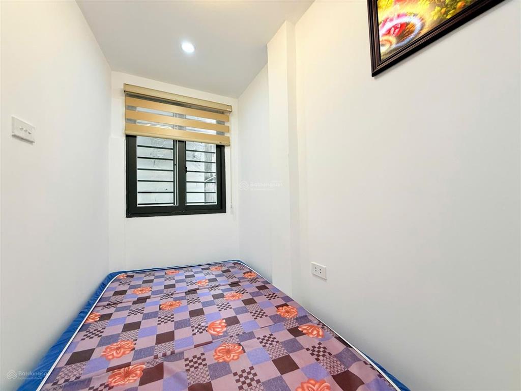 1.8 tỷ. anh chị có ngay căn nhà 4 tầng ngõ chợ khâm thiên. có sổ đỏ riêng. không chung đụng