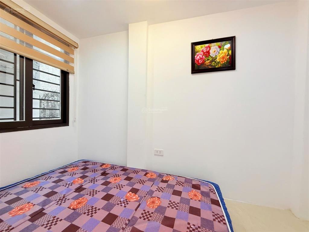 1.8 tỷ. anh chị có ngay căn nhà 4 tầng ngõ chợ khâm thiên. có sổ đỏ riêng. không chung đụng