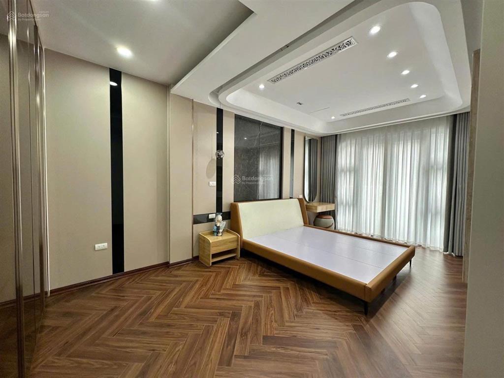 Hạ sốc 2 tỷ, bán nhanh toà 7 tầng khu 918 phúc đồng, phân lô, ô tô tránh, kinh doanh, 18 tỷ