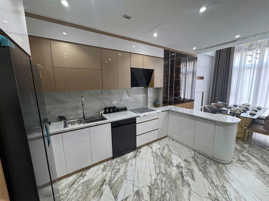 Hạ sốc 2 tỷ, bán nhanh toà 7 tầng khu 918 phúc đồng, phân lô, ô tô tránh, kinh doanh, 18 tỷ