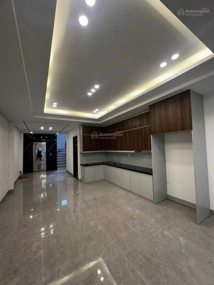 Bán nhà 7 tầng phố nguyễn sơn, 80m2. ngõ ô tô thông, thang máy, full nội thất, nhỉnh 20 tỷ