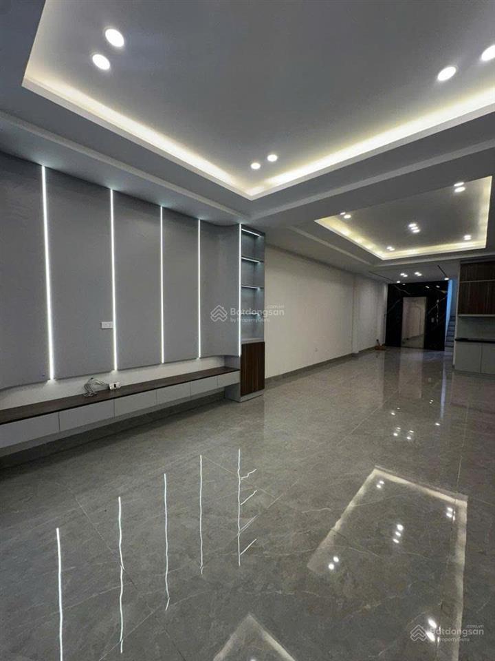 Bán nhà 7 tầng phố nguyễn sơn, 80m2. ngõ ô tô thông, thang máy, full nội thất, nhỉnh 20 tỷ