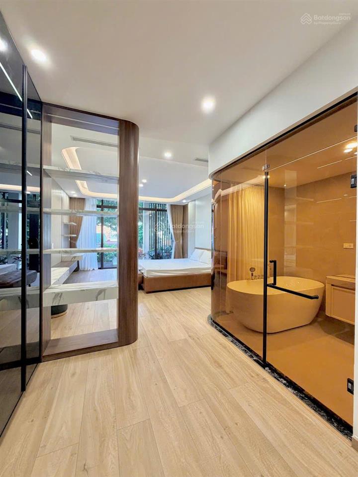 Mặt phố ái mộ, bồ đề, 6 tầng, 100m2, mặt tiền khủng 8m, dòng tiền 90 triệu/tháng, 48,8 tỷ