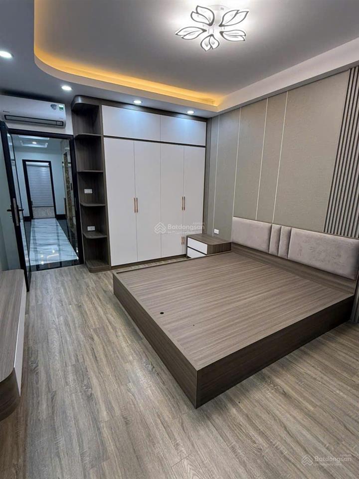 Tòa căn hộ dịch vụ kim mã, 8 tầng, 14 căn hộ, dòng tiền 100tr/tháng, nhỉnh 20 tỷ.  0911 776 ***