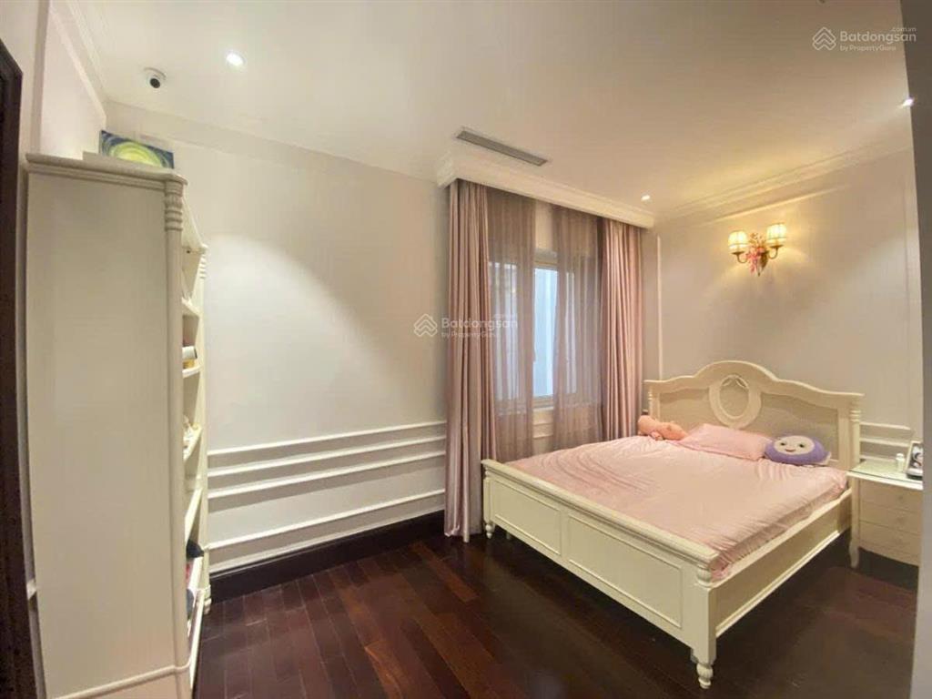 Biệt thự anh đào 10, vinhomes riverside, 135m2, mặt tiền 9m, full nội thất, đẳng cấp, nhỉnh 60 tỷ