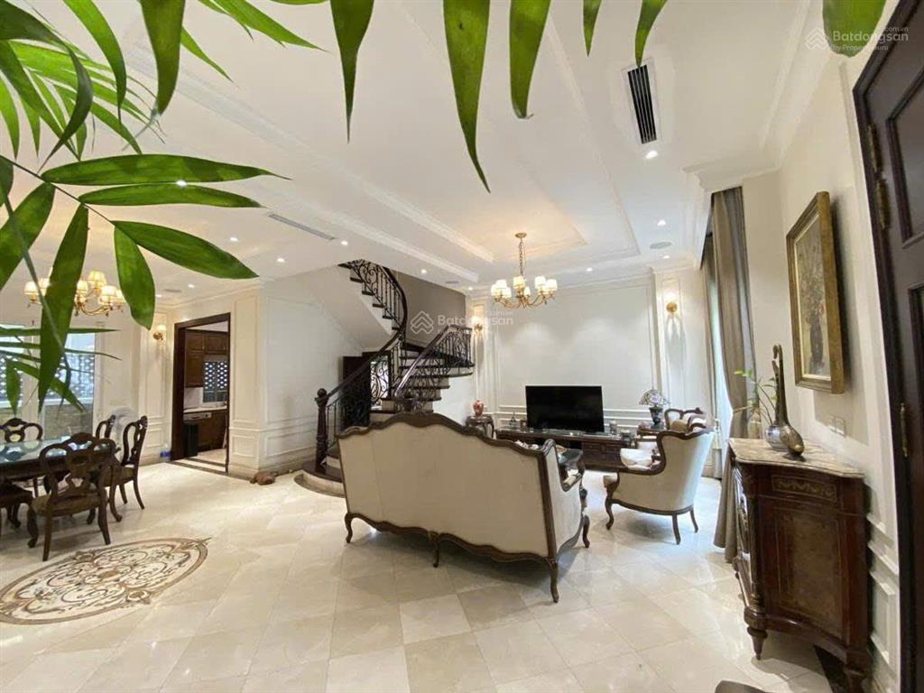 Biệt thự anh đào 10, vinhomes riverside, 135m2, mặt tiền 9m, full nội thất, đẳng cấp, nhỉnh 60 tỷ