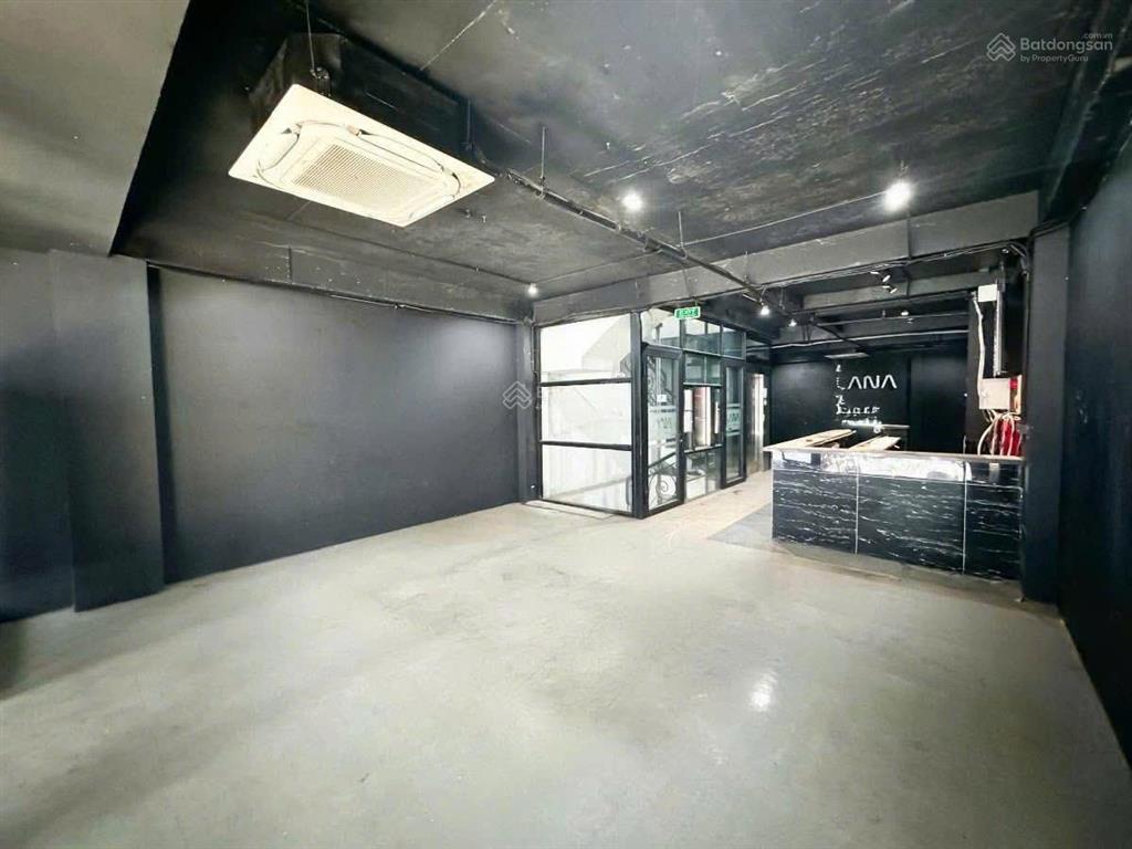 Mặt phố nguyễn văn cừ, 200m2, mặt tiền hơn 8m, xây tòa 9 tầng, vỉa hè rộng, nhỉnh 90 tỷ