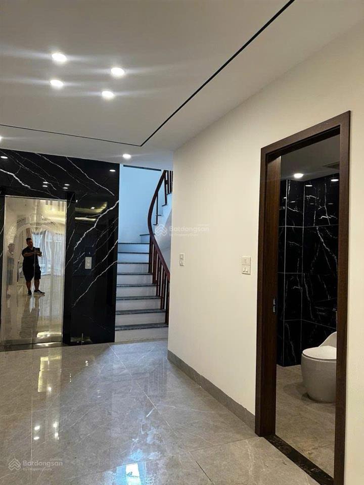 Nhà 9 tầng mặt phố trần quang diệu, vỉa hè, kinh doanh, thang máy, tầm tài chính hiếm, nhỉnh 30 tỷ
