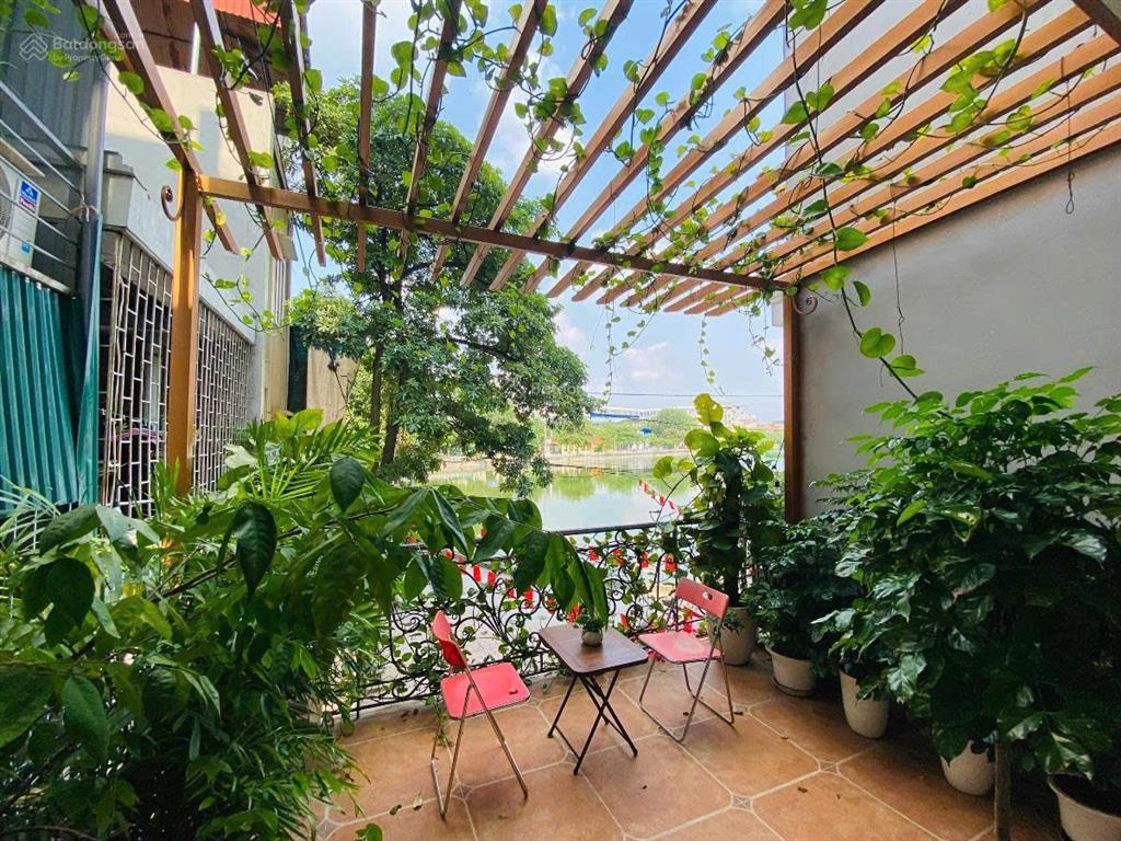 Mặt hồ bồ đề, 92m2, 7 tầng thang máy, kinh doanh, văn phòng, gara, 27,8 tỷ