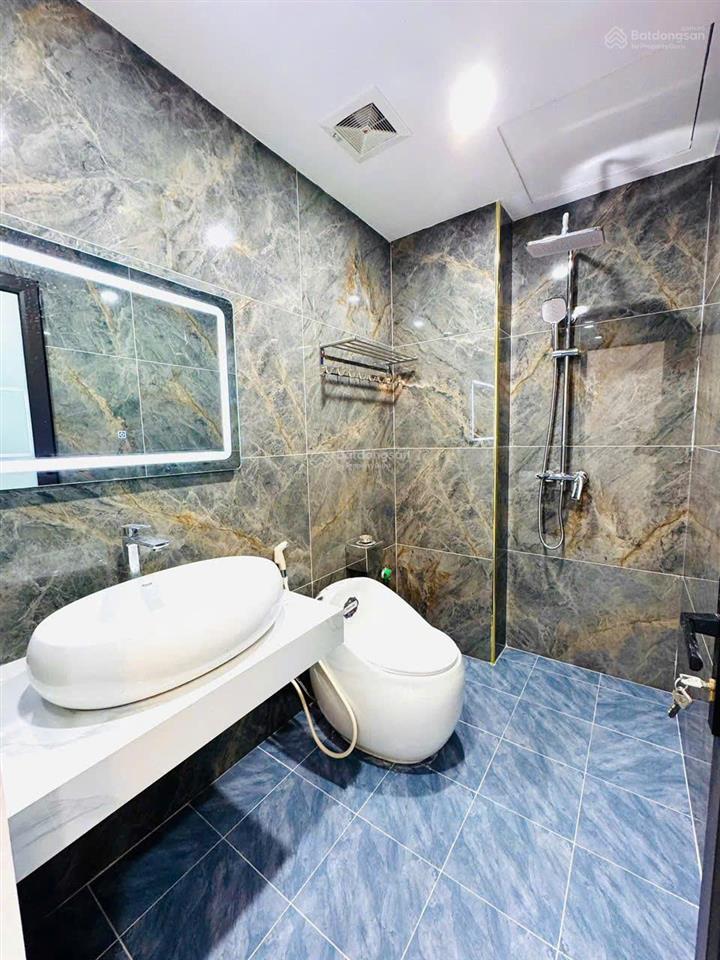 Mặt phố ái mộ, bồ đề, 6 tầng, 100m2, vỉa hè, kinh doanh, dòng tiền, hạ thẳng 8 tỷ bán nhanh
