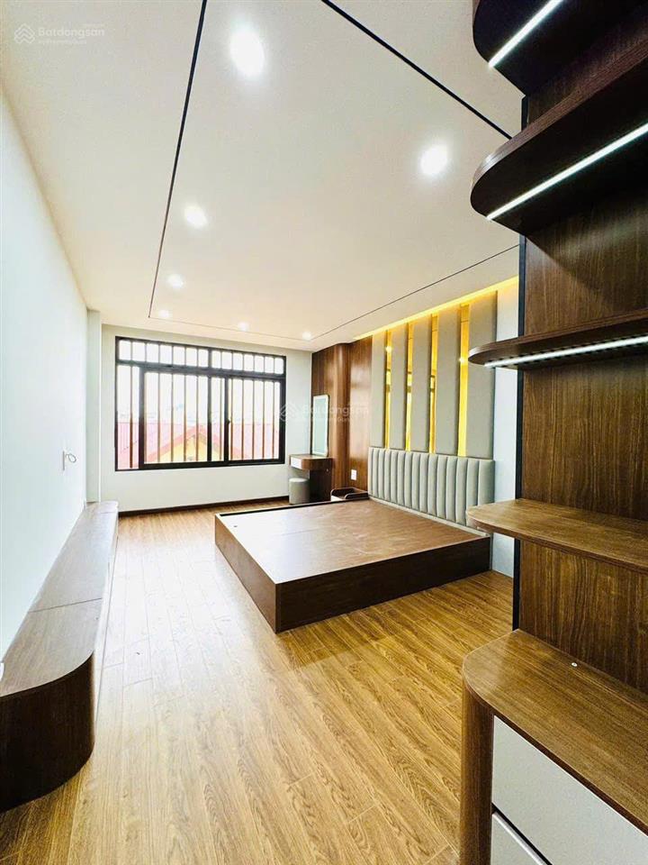 Mặt phố ái mộ, bồ đề, 6 tầng, 100m2, vỉa hè, kinh doanh, dòng tiền, hạ thẳng 8 tỷ bán nhanh