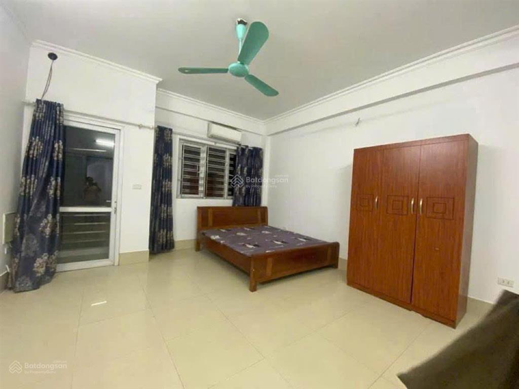 Bán nhà 4 tầng mặt hồ bồ đề, 180m2, xây tòa 9 tầng, văn phòng, căn hộ, dòng tiền