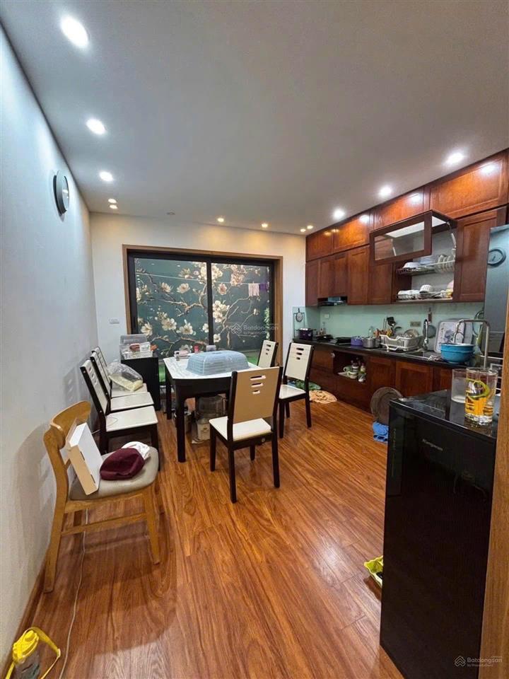 Mặt phố trúc bạch, 103m2, vỉa hè, kinh doanh, xây toà 7 tầng, nhỉnh 54 tỷ