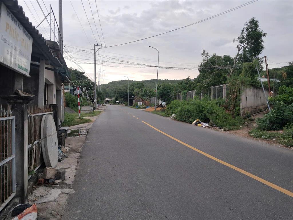 SỞ HỮU NGAY LÔ ĐẤT ĐẸP - GIÁ TỐT - Vị Trí Đắc Địa Tại : Thôn 4 - Xã Long Sơn - Thành Phố
