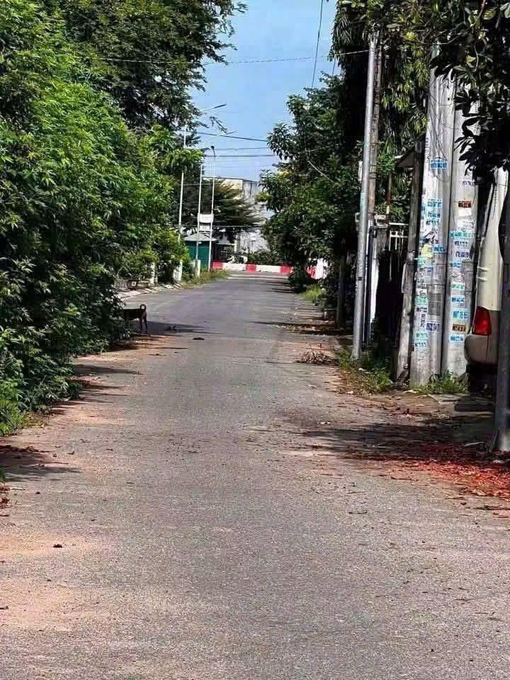 ĐẤT AN NGÃI, đã có sổ công chứng liền trong ngày* Diện tích: 5*17m, vị trí đẹp chỉ có 580