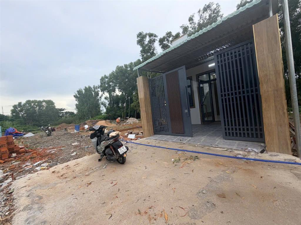 ĐẤT AN NGÃI, đã có sổ công chứng liền trong ngày* Diện tích: 5*17m, vị trí đẹp chỉ có 580