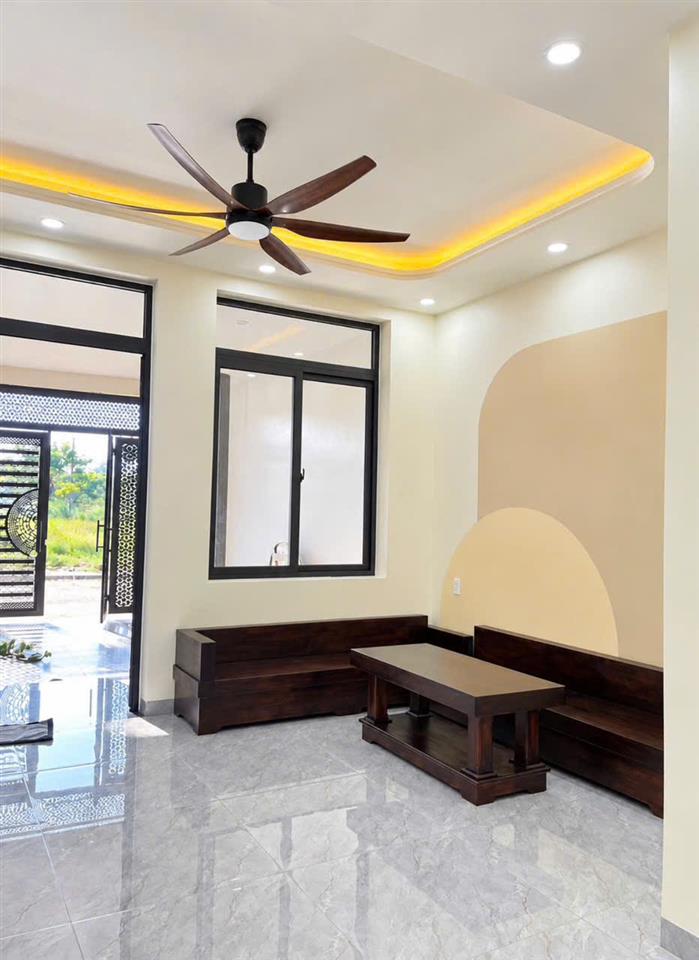 * CHÍNH CHỦ BÁN NHÀ ĐẸP 1 TRỆT 1 LẦU – SÂN THƯỢNG RỘNG RÃI – NỘI THẤT 100% GỖ THẬT *
