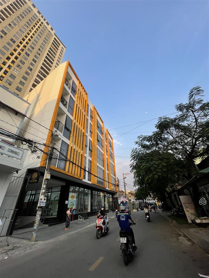 Chính chủ cần bán mt ngang 6m trệt 2 lầu dt 102,5m2, ngay cổng chung cư, chợ buôn bán kinh doanh
