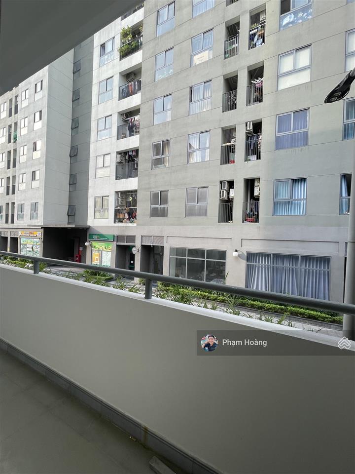 Chính chủ cần bán mt ngang 6m trệt 2 lầu dt 102,5m2, ngay cổng chung cư, chợ buôn bán kinh doanh