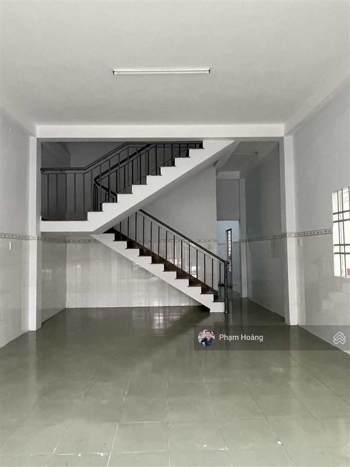 Chính chủ cần bán mt ngang 6m trệt 2 lầu dt 102,5m2, ngay cổng chung cư, chợ buôn bán kinh doanh
