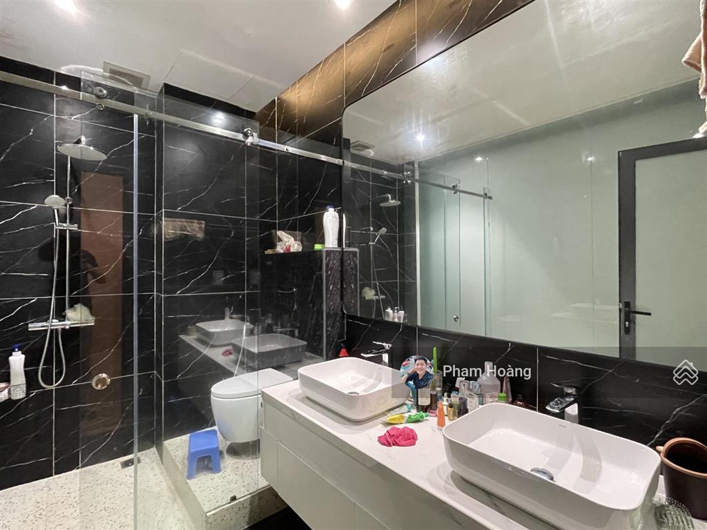 Bán nhà tthc dĩ an hcm dt 127m2 ngang 5m, có hoàn công, có thang máy 1 trệt 3 tầng 4pn chỉ 11,3 tỷ