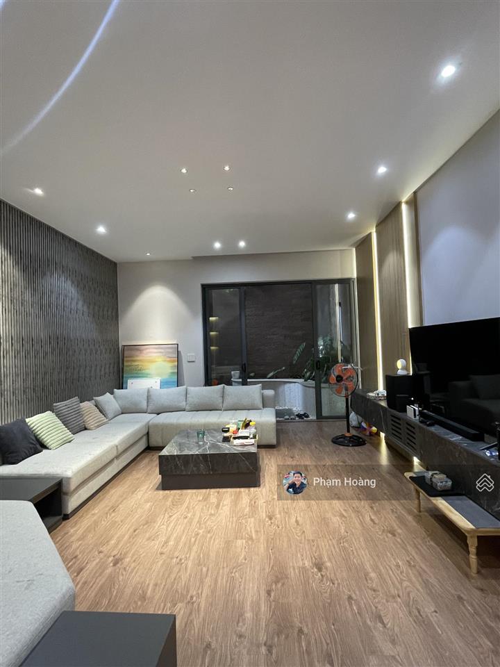 Bán nhà tthc dĩ an hcm dt 127m2 ngang 5m, có hoàn công, có thang máy 1 trệt 3 tầng 4pn chỉ 11,3 tỷ