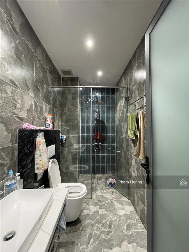 Bán nhà tthc dĩ an hcm dt 127m2 ngang 5m, có hoàn công, có thang máy 1 trệt 3 tầng 4pn chỉ 11,3 tỷ