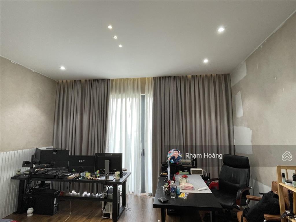 Bán nhà tthc dĩ an hcm dt 127m2 ngang 5m, có hoàn công, có thang máy 1 trệt 3 tầng 4pn chỉ 11,3 tỷ