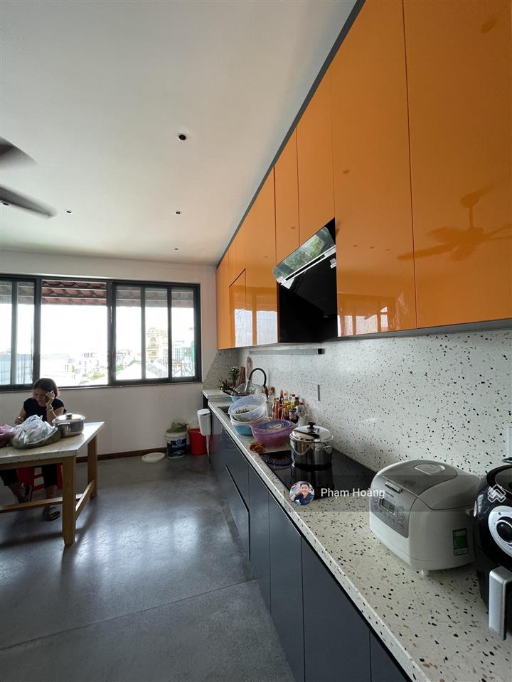 Bán nhà tthc dĩ an hcm dt 127m2 ngang 5m, có hoàn công, có thang máy 1 trệt 3 tầng 4pn chỉ 11,3 tỷ
