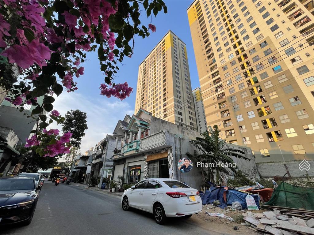 Bán lô đất đường thông kinh doanh giá 4,8 tỷ, dt 75m2 gần trường chợ tại dĩ an, bình dương